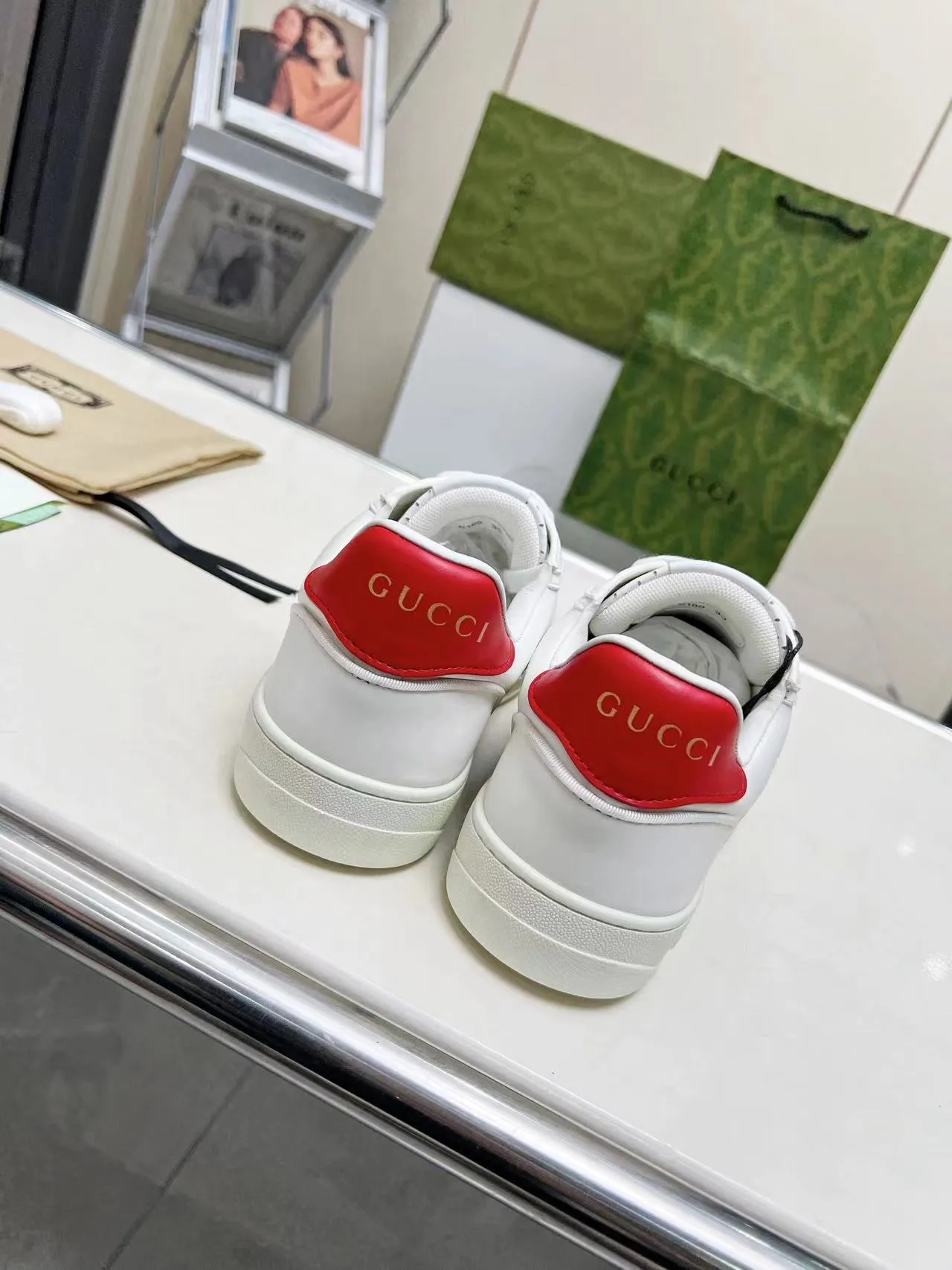 P620 💞💞Gucci G Home’s latest popular sports shoes, couple’s style, casual, retro white shoes 🌸🌸🌸 New popular series. The exquisite and compact interlocking double G logo romantically interprets the aesthetic concept of this series. Made of off-white leather, retro inspiration is cleverly blended into the sneaker design to reinterpret the brand logo. Exquisitely packaged at the delivery counter 🛍📦 ▪️Fabric: Original custom-made imported first-layer cowhide leather ▪️Lining: Original custom-made imported cowhide lining ▪️Outsole: Original molded two-color TPU outsole ▪️Size: Women's 35-40 / Men's 39-45